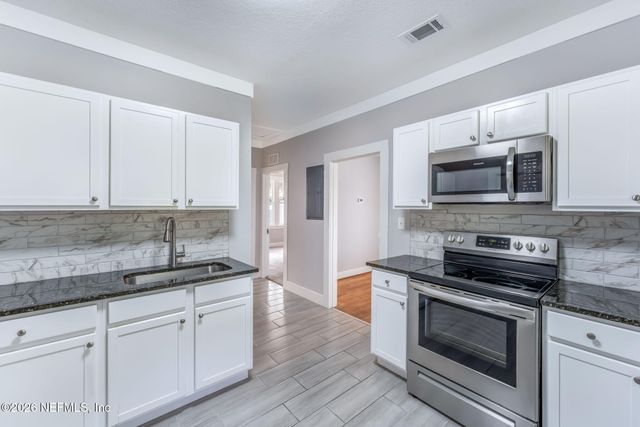 643 LINWOOD Avenue, Jacksonville, FL 32206