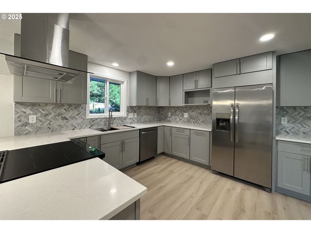 220 KASHMIR Ct Se, Salem, OR 97306
