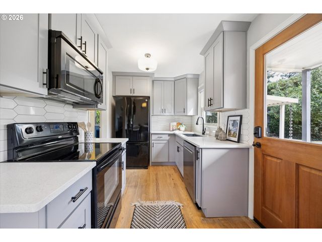 4040 Ne CESAR E CHAVEZ Blvd, Portland, OR 97212