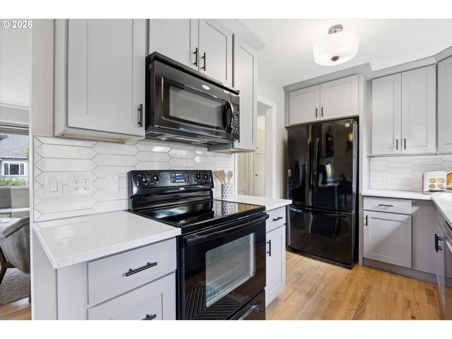 4040 Ne CESAR E CHAVEZ Blvd, Portland, OR 97212