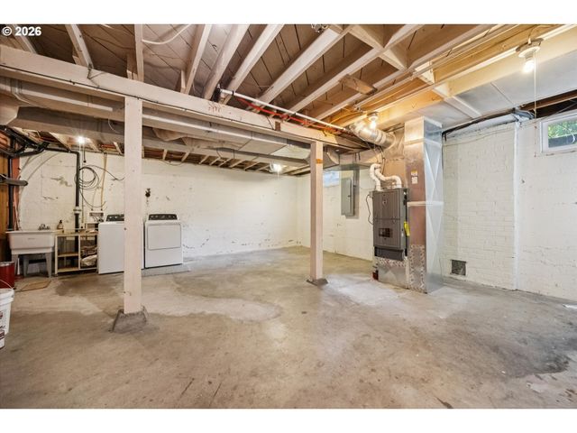 4040 Ne CESAR E CHAVEZ Blvd, Portland, OR 97212