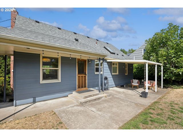 4040 Ne CESAR E CHAVEZ Blvd, Portland, OR 97212