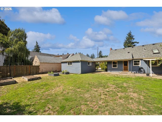 4040 Ne CESAR E CHAVEZ Blvd, Portland, OR 97212