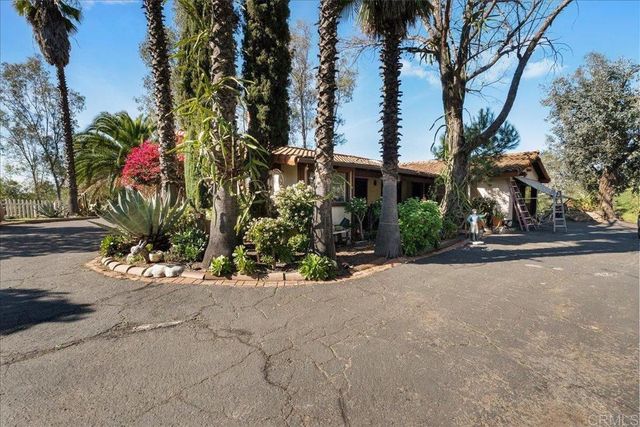 823 Rice Canyon Rd, Fallbrook, CA 92028