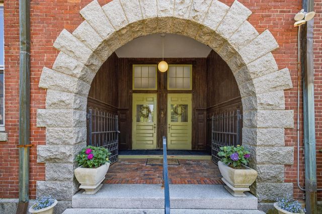 50 S School St Unit 2, Portsmouth, NH 03801