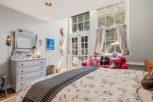 50 S School St Unit 2, Portsmouth, NH 03801
