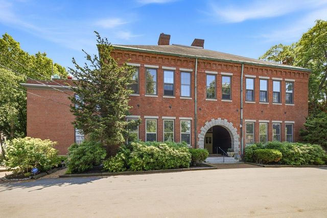 50 S School St Unit 2, Portsmouth, NH 03801
