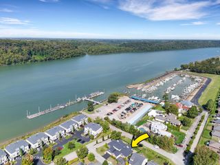 1705 Anchorage Ct, Prospect, KY 40059