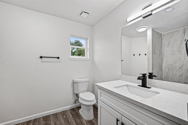 8310 Wild Rose Street 19C, Houston, TX 77083