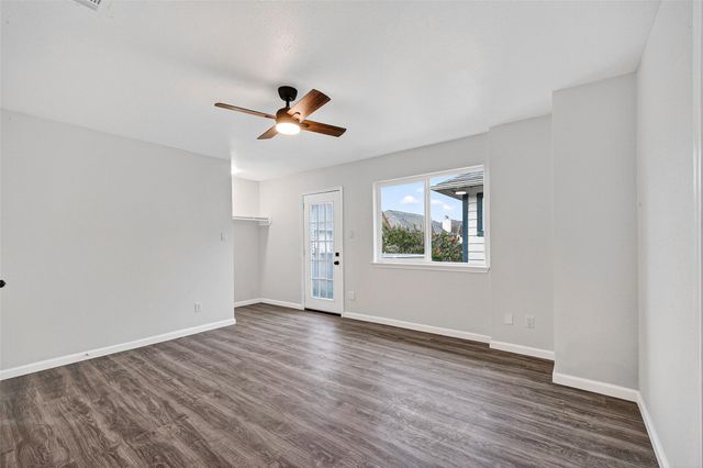 8310 Wild Rose Street 19C, Houston, TX 77083