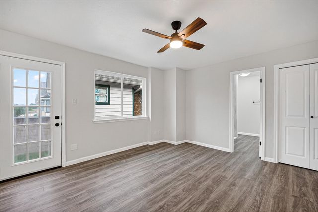 8310 Wild Rose Street 19C, Houston, TX 77083