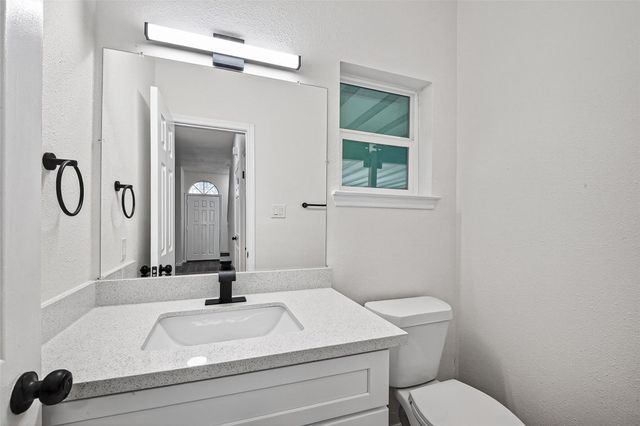 8310 Wild Rose Street 19C, Houston, TX 77083