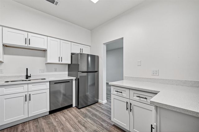 8310 Wild Rose Street 19C, Houston, TX 77083