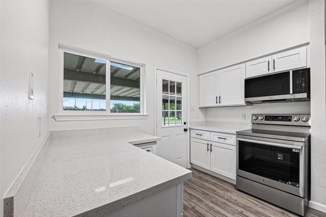 8310 Wild Rose Street 19C, Houston, TX 77083