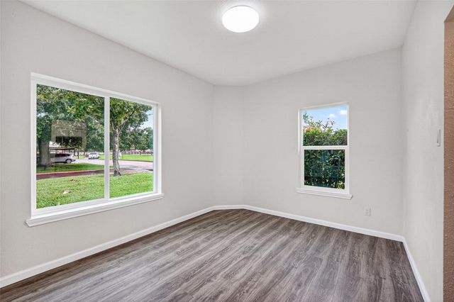 8310 Wild Rose Street 19C, Houston, TX 77083