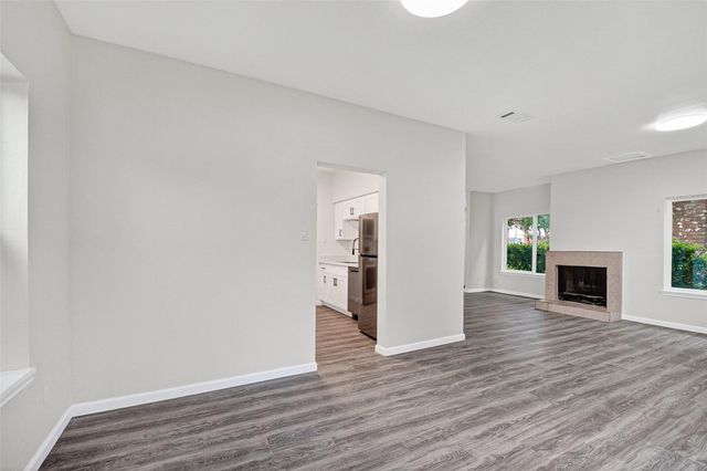 8310 Wild Rose Street 19C, Houston, TX 77083