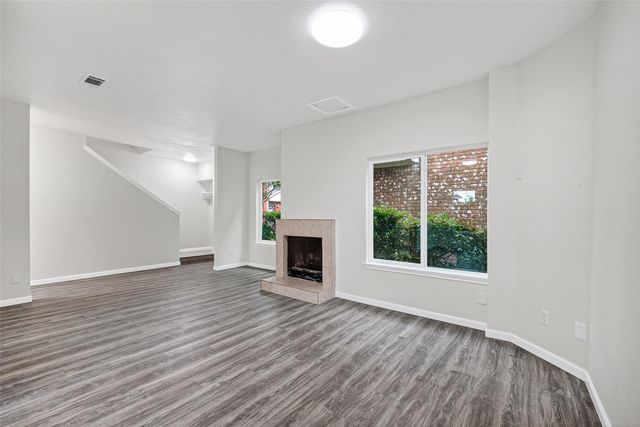 8310 Wild Rose Street 19C, Houston, TX 77083