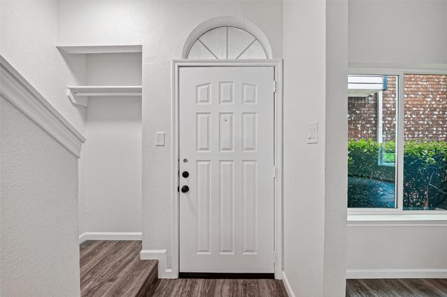 8310 Wild Rose Street 19C, Houston, TX 77083