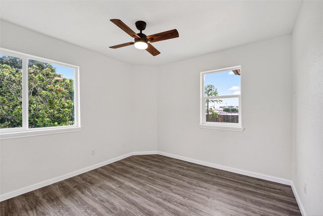 8310 Wild Rose Street 19C, Houston, TX 77083
