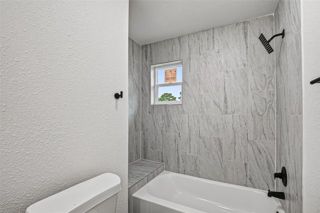 8310 Wild Rose Street 19C, Houston, TX 77083
