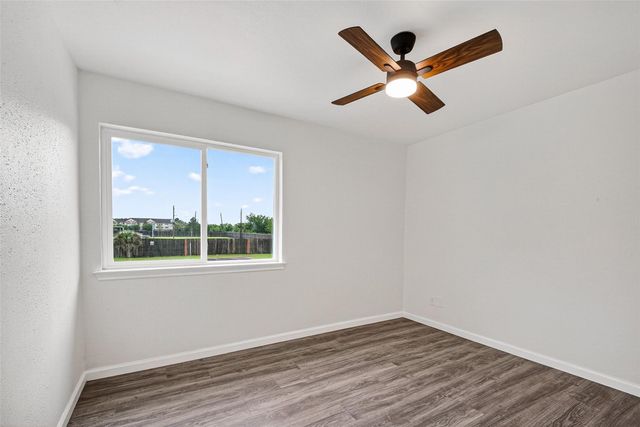 8310 Wild Rose Street 19C, Houston, TX 77083