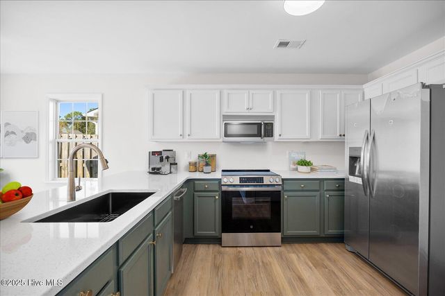 1437 Spring Pine Court NE, Leland, NC 28451