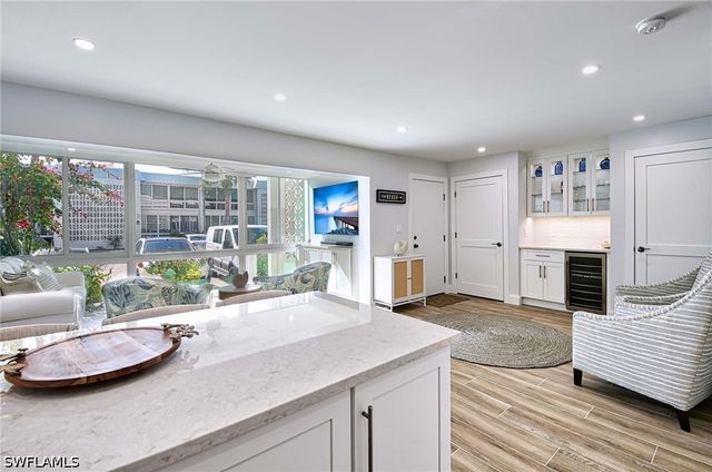2100 Gulf Shore BLVD N 107, Naples, FL 34102