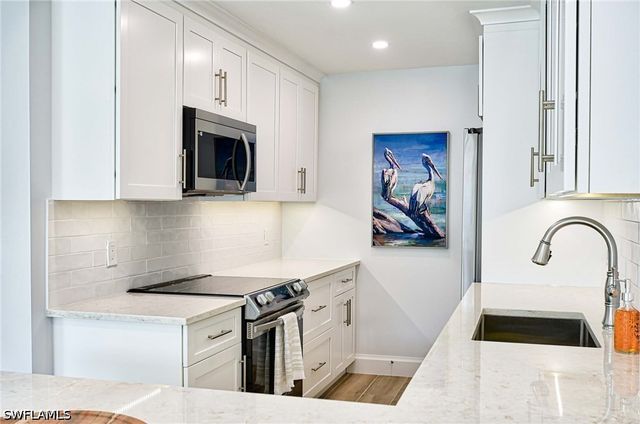 2100 Gulf Shore BLVD N 107, Naples, FL 34102