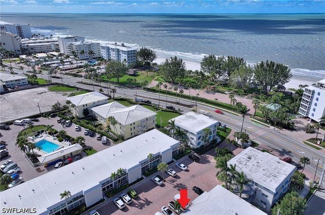 2100 Gulf Shore BLVD N 107, Naples, FL 34102