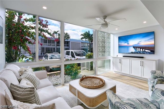 2100 Gulf Shore BLVD N 107, Naples, FL 34102