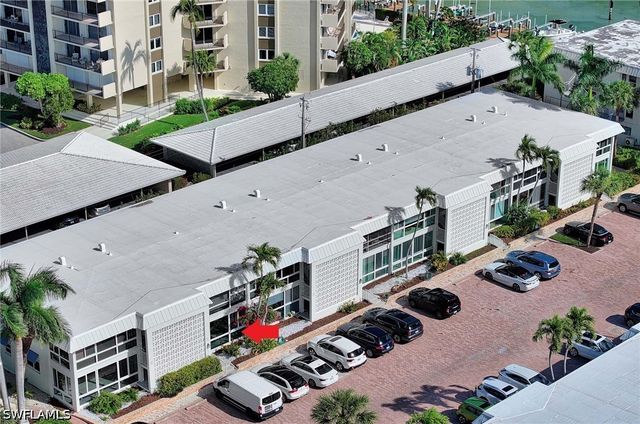 2100 Gulf Shore BLVD N 107, Naples, FL 34102