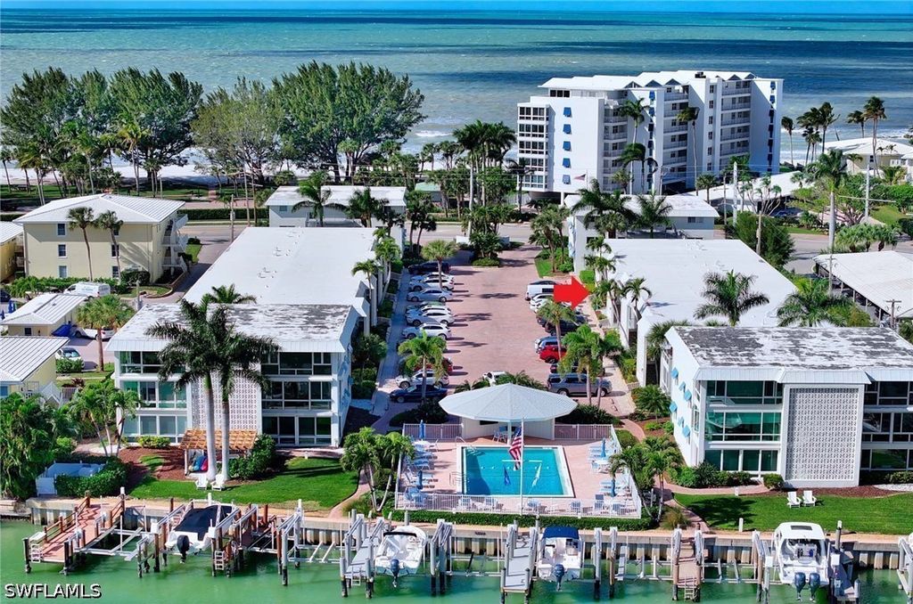 2100 Gulf Shore BLVD N 107, Naples, FL 34102