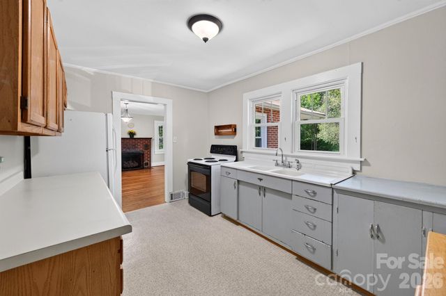 178 Shope Creek Road, Asheville, NC 28805