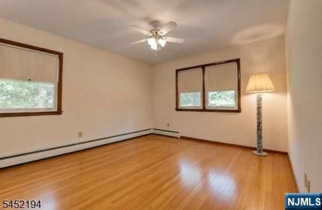 34 Knoll Road, Wayne, NJ 07470
