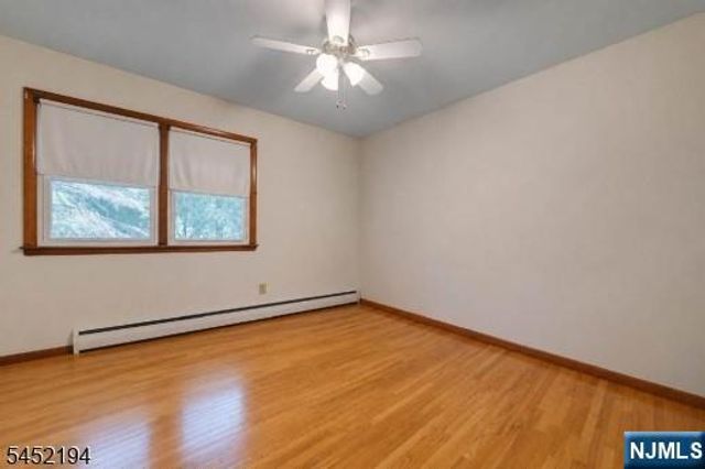 34 Knoll Road, Wayne, NJ 07470