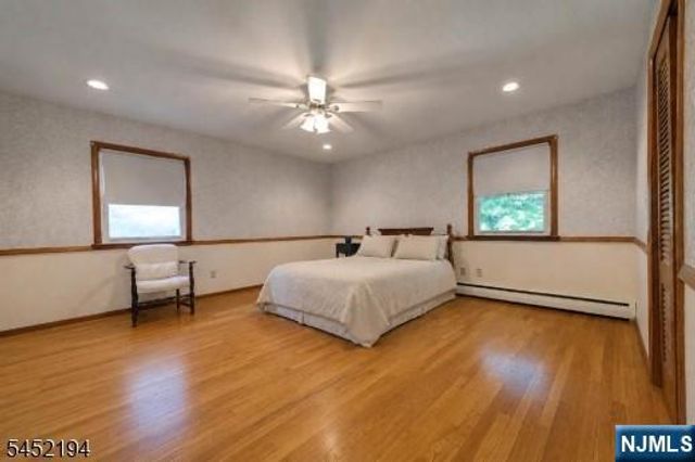 34 Knoll Road, Wayne, NJ 07470