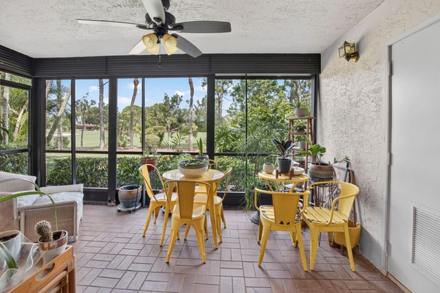 7473 Glendevon Lane 402, Delray Beach, FL 33446