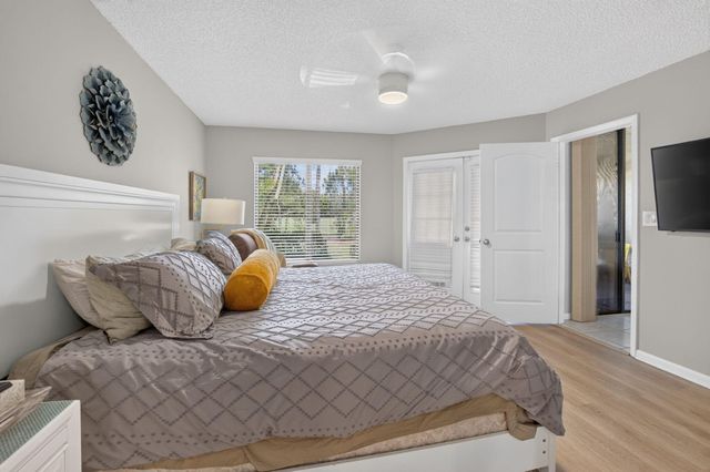 7473 Glendevon Lane 402, Delray Beach, FL 33446