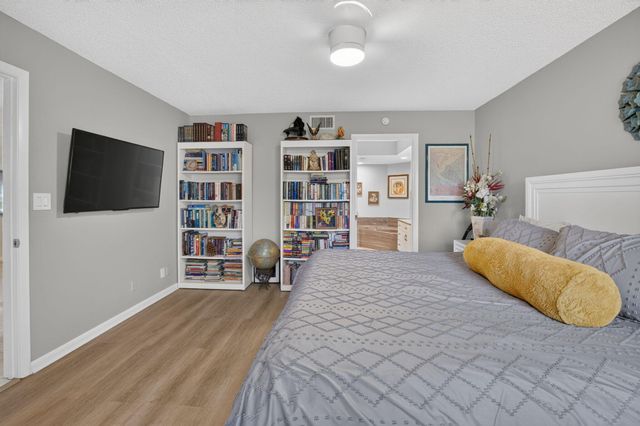 7473 Glendevon Lane 402, Delray Beach, FL 33446