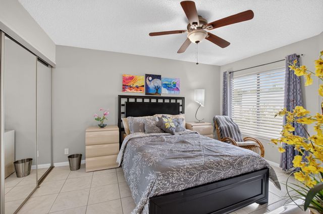 7473 Glendevon Lane 402, Delray Beach, FL 33446