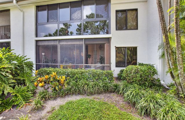 7473 Glendevon Lane 402, Delray Beach, FL 33446