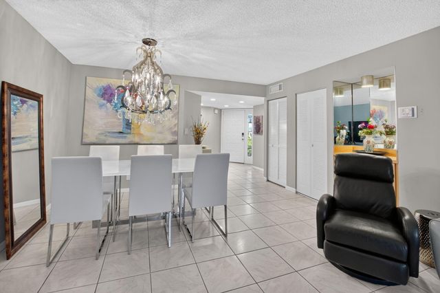 7473 Glendevon Lane 402, Delray Beach, FL 33446