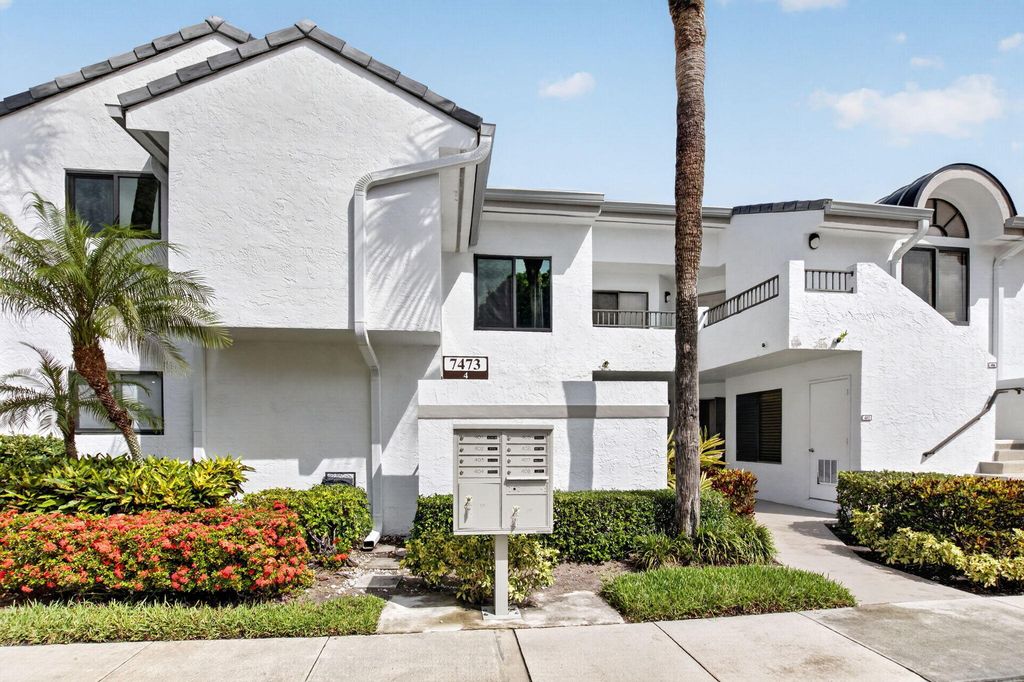 7473 Glendevon Lane 402, Delray Beach, FL 33446