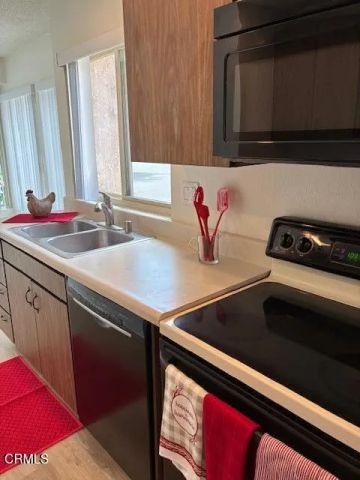 11240 Village 11, Camarillo, CA 93012