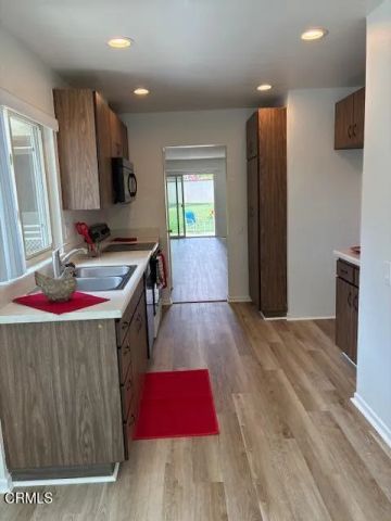 11240 Village 11, Camarillo, CA 93012