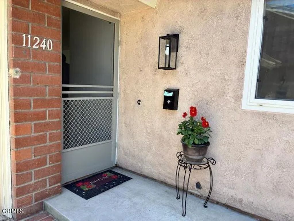 11240 Village 11, Camarillo, CA 93012