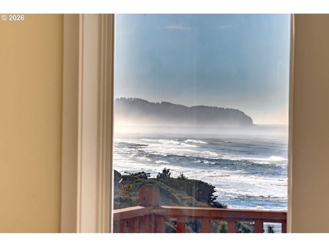 505 CAPES Dr 2, Oceanside, OR 97134