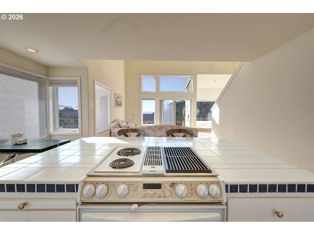 505 CAPES Dr 2, Oceanside, OR 97134