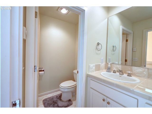 505 CAPES Dr 2, Oceanside, OR 97134