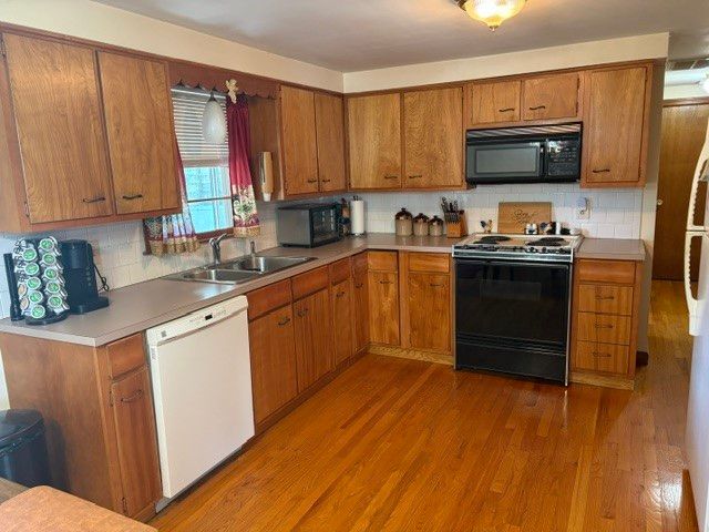 18 Barnold Street, West Warwick, RI 02893